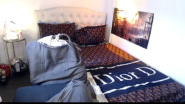 NinaDOM4CUM webcam
