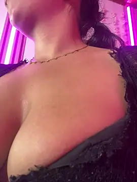 Taliaaa_Paris webcam