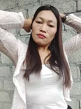 Buong-binh live cam on StripChat