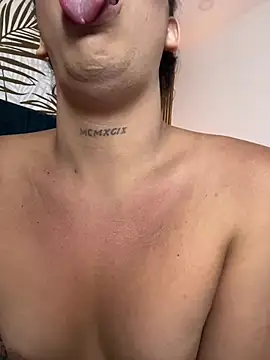 Sweet_vicky_hot live cam on StripChat