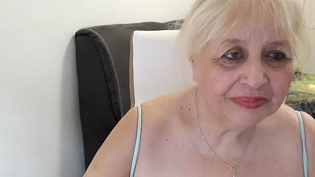 SusiLifeXXX webcam