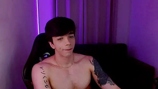 H3ll_B0I webcam