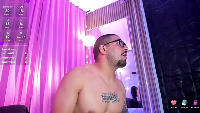 Lion_and_aria webcam