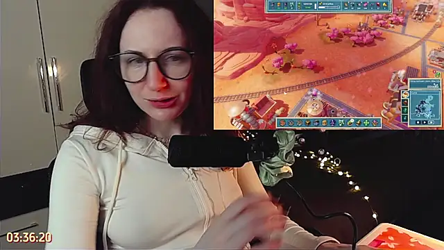 PricklyPeach webcam