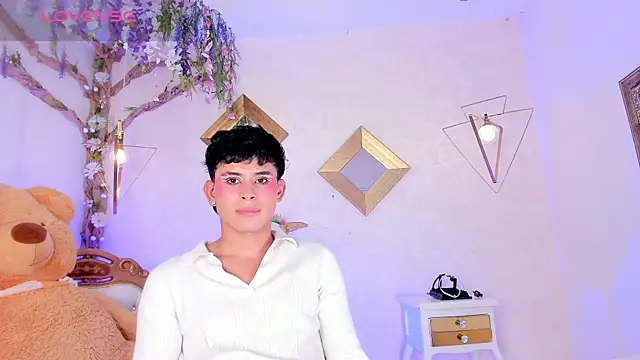 HungLatinoFemboy webcam