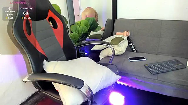 Monisaenz1 webcam