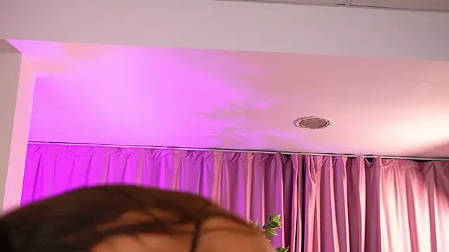 LalaRoze webcam
