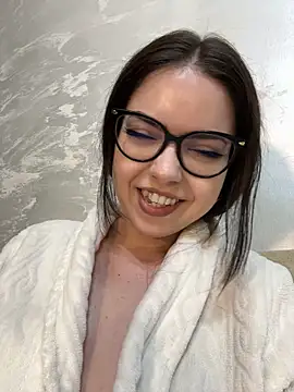 KaylaLewyss webcam