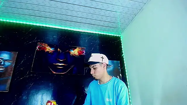 LuxeCouple webcam