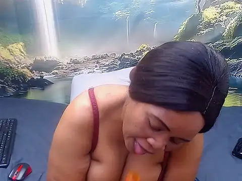 BLACKMILF4U webcam