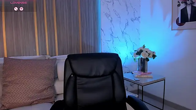 IsabellaAllen webcam