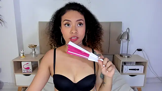 Zoe_Gruber webcam