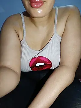 Yossra_ell webcam