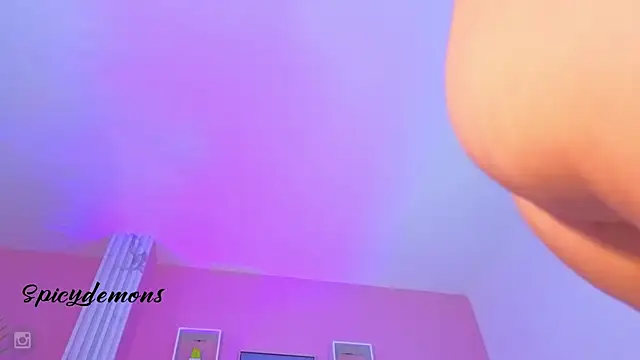 SpicyDemons webcam