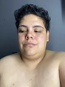 Hailey_Curvy webcam