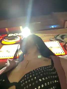 LilacNoir live cam on StripChat