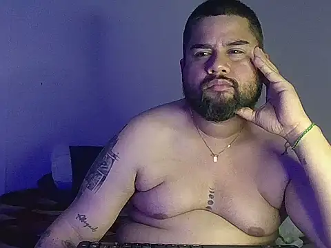 GABRIELGARCIA1313 live cam on StripChat