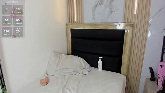 Maya_johnson2 webcam
