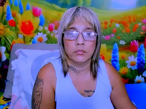 indianroxy webcam