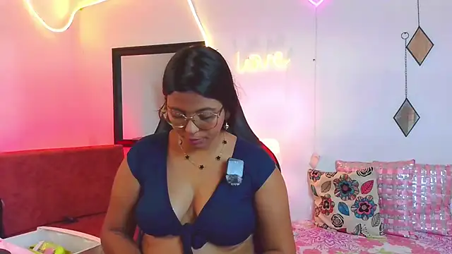Megaan_Greey webcam