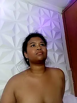 DALILAA_CURVY webcam