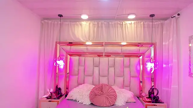 Francesca_Skuirt webcam