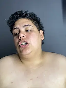 Hailey_Curvy webcam