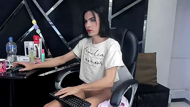 Aisha_hotts777 webcam