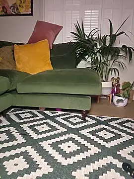 LovelyLucinda webcam