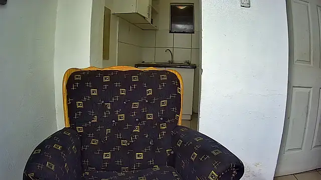 GoldenPussyXOXO webcam