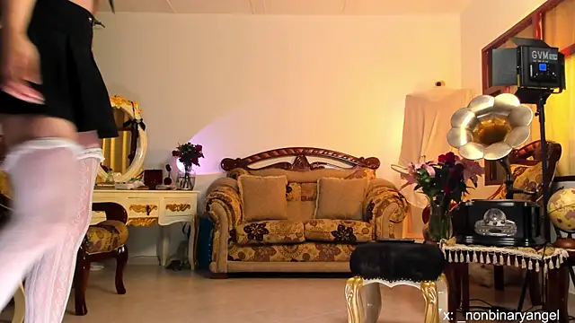 nonbinaryangel webcam