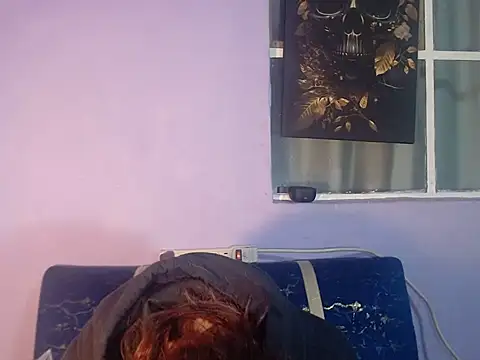 Emma-Wilson live cam on StripChat