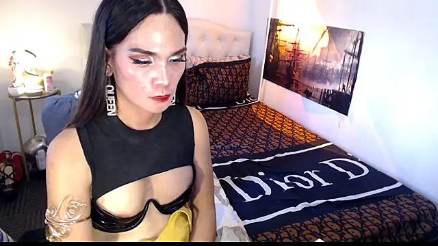 NinaDOM4CUM webcam