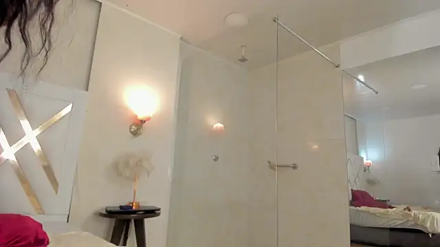 Sky_Collins_ webcam