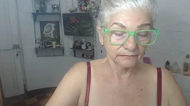 FunnyGrandma webcam