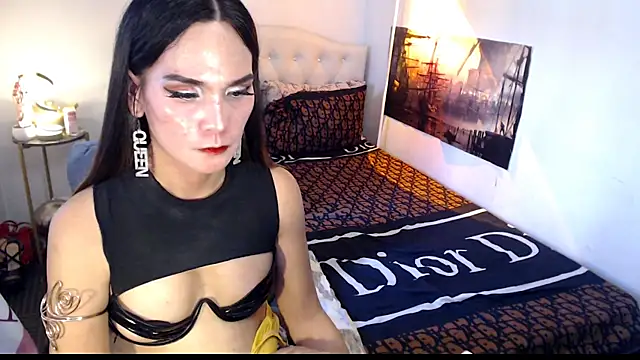 NinaDOM4CUM webcam