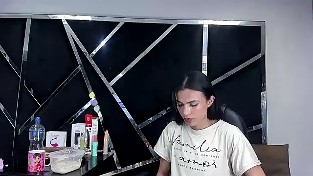 Aisha_hotts777 webcam