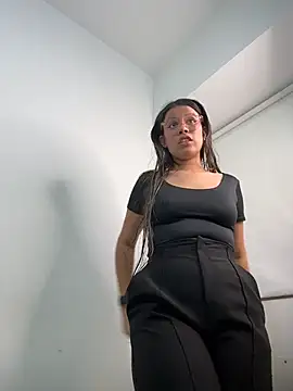 NINI__MOON__ webcam