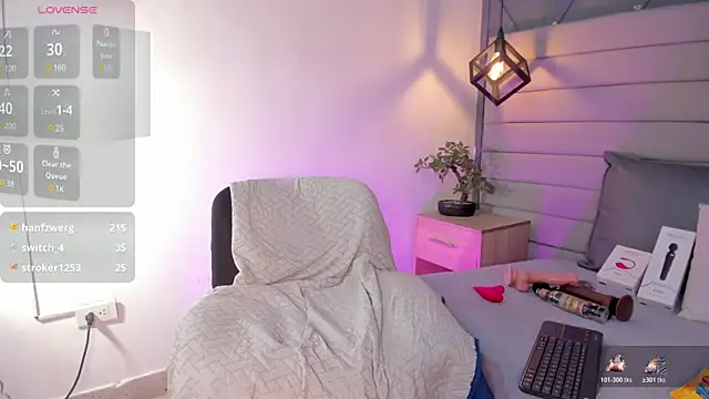 LadyLuminary webcam