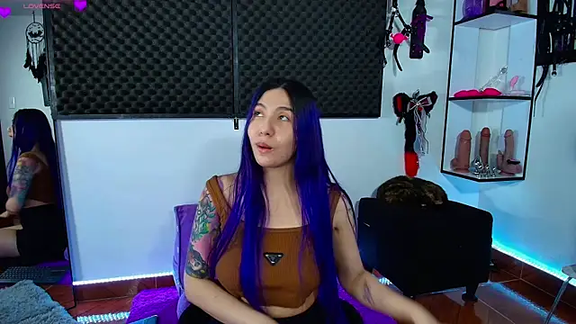 karlamoon23 webcam