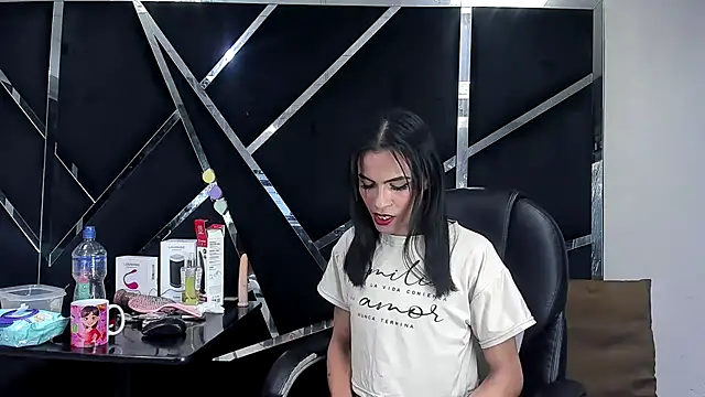 Aisha_hotts777 webcam