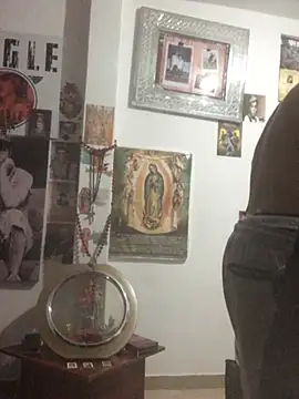 elpeluchenegroxxx3 webcam