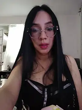 YaraDuartee webcam
