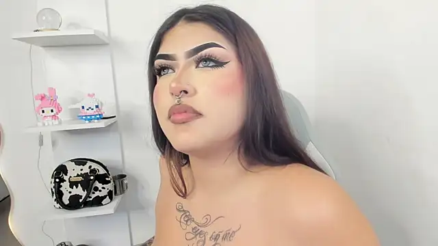 hollycute__ live cam on StripChat