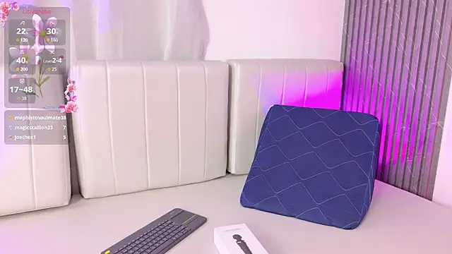 Allison_Peach webcam