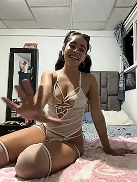 Pretty_Adixxion webcam