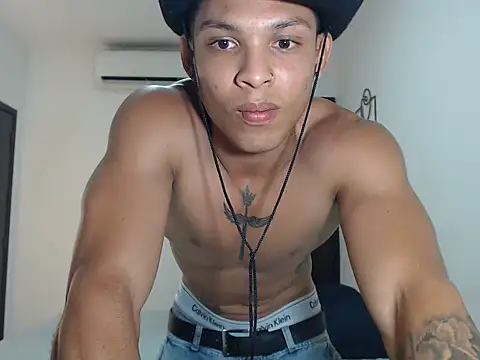 braddhott_ live cam on StripChat