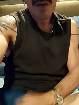 Exhibguy16 webcam