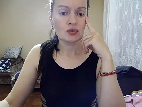 LoveNBloom live cam on StripChat