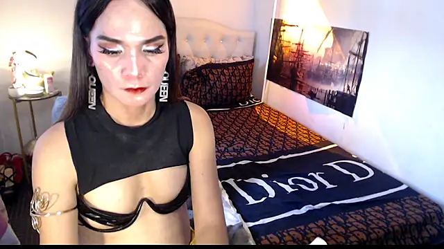 NinaDOM4CUM webcam